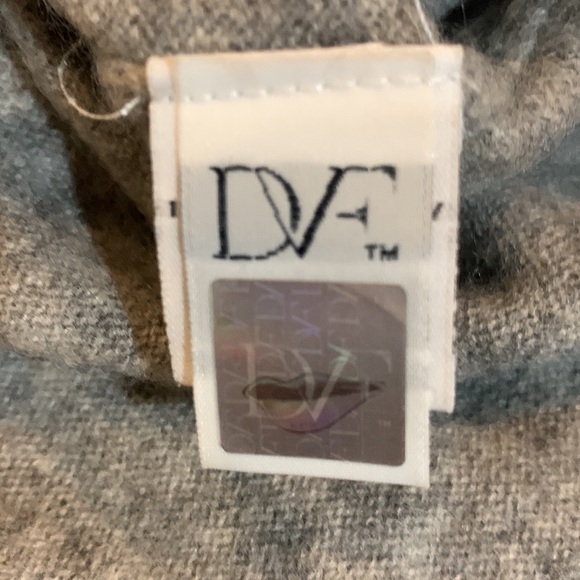 Diane Von Furstenberg Grey Cashmere Turtleneck Sweater - Picture 3 of 6